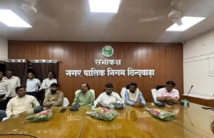 पेयजल संकट : सांसद ने नगर पालिक निगम में बैठक लेते हुए अधिकारियों को दिए सख्त निर्देश
